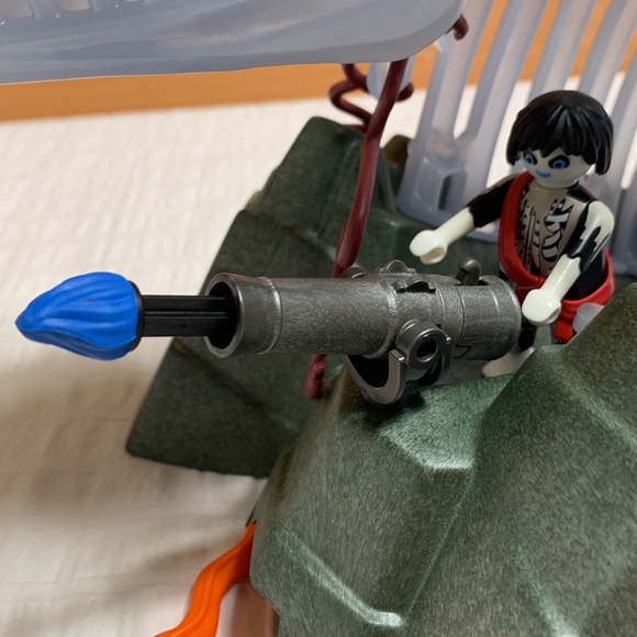 Ghost Whale Pirate’s Skeleton - Glow-In-the-Dark - 4803 by Playmobil - Picture 13 of 15